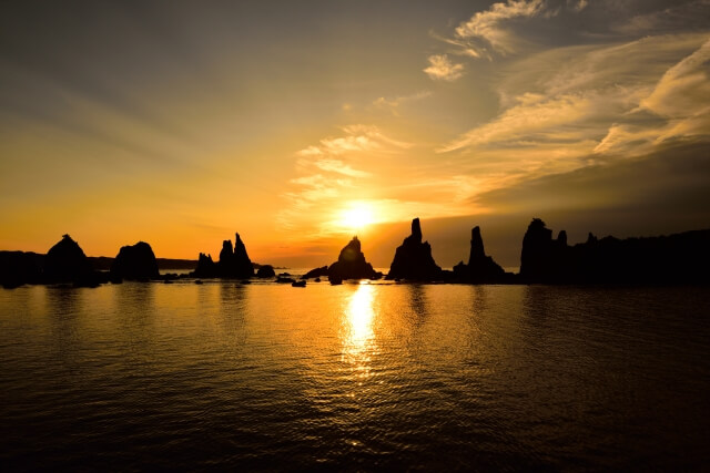 和歌山 橋杭岩 朝日を撮りに串本町へ 天気が悪くてもいい写真が撮れるスポット あまぼしすずめは働かない