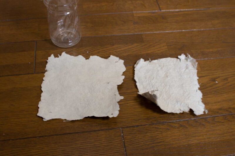 新聞紙からトイレットペーパーを作る