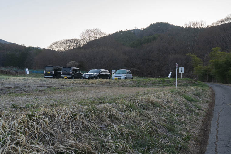 上ノ平の一本桜駐車場