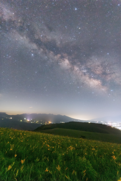 富士見台のニッコウキスゲと星空