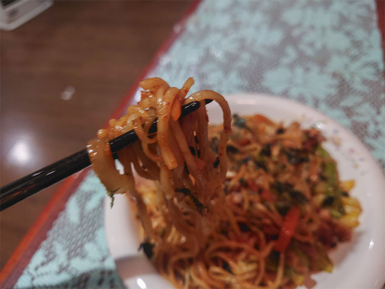 辛辛魚の残り汁で焼きそば