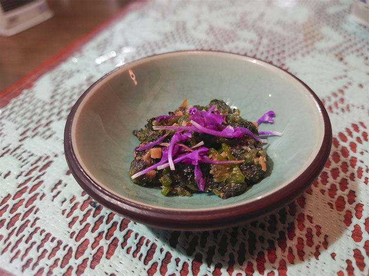 ホトケノザを食べる