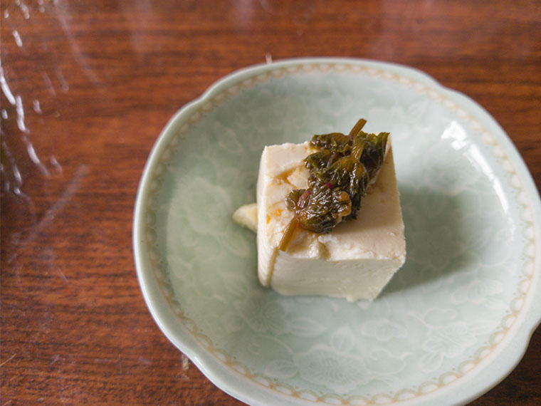 ホトケノザを食べる