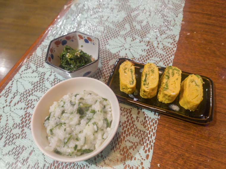なずなを食べる、なずな粥、あえ物と卵焼き